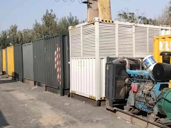 双峰200KW柴油发电机机组每小时油耗是多少？